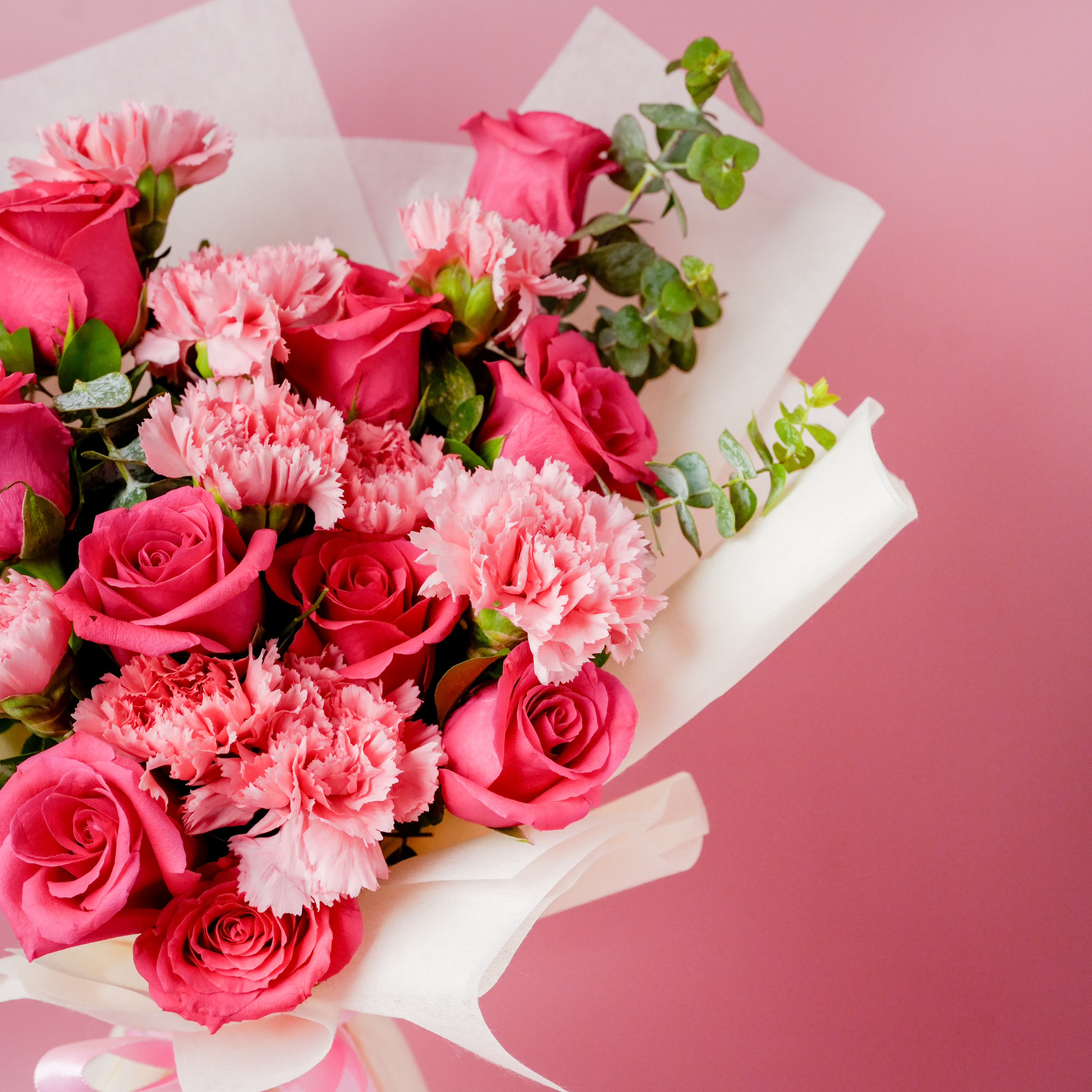 Red and Pink Rose Flower Bouquet