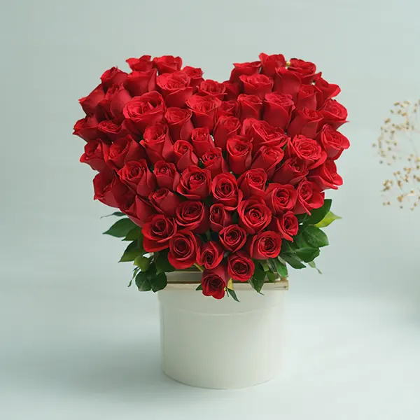 Heart Roses & Berry Cake