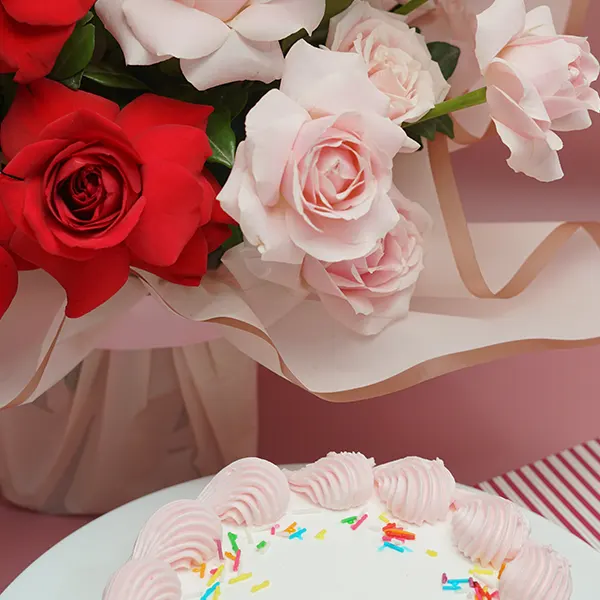 Romantic Roses & Strawberry Treat