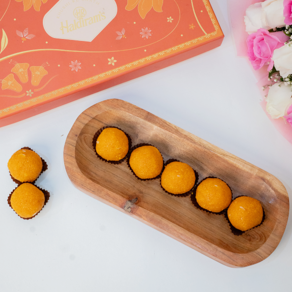 Cute Love with 1/2 Kg Motichur  Laddu