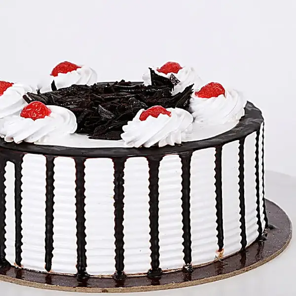 15 Red Roses Bouquet with Eggless Black Forest Cake 15 Red Roses Bouquet with Eggless Black Forest Cake