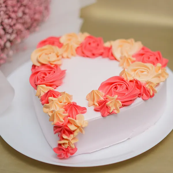 Pink Gypso & Heart Strawberry Cake