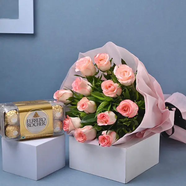 Pink Roses With Ferrero Rocher Pink Roses With Ferrero Rocher