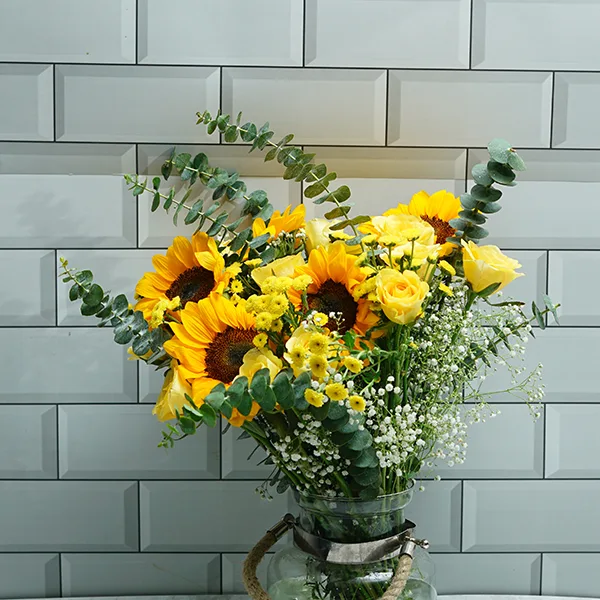 Sunny Bouquet & Mango Love