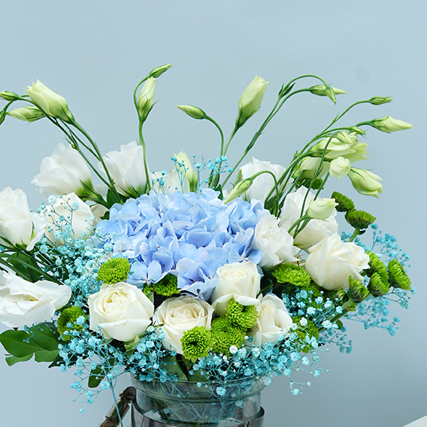 Graceful Hydrangea Roses Jar Graceful Hydrangea Roses Jar