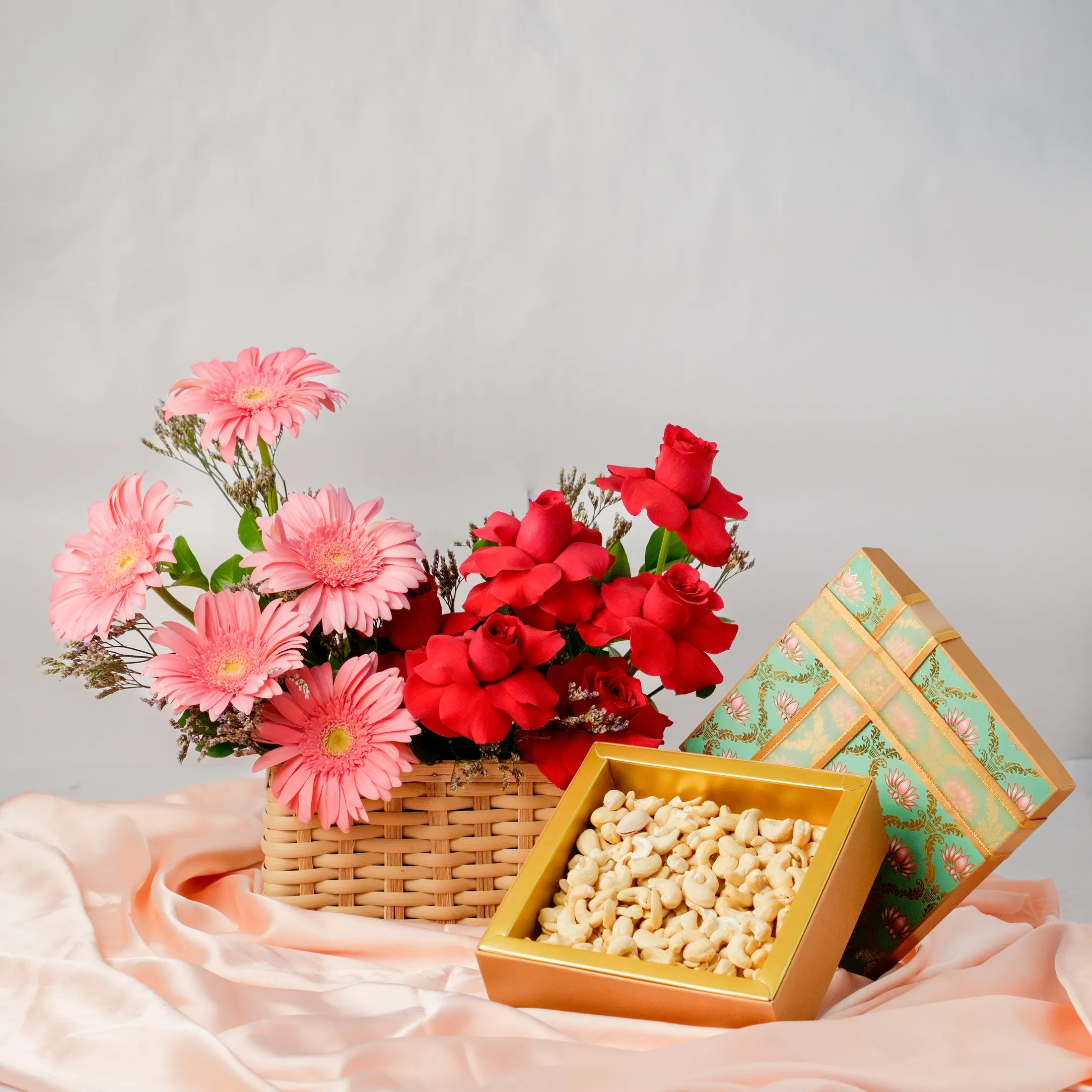 Blush & Cashew Basket