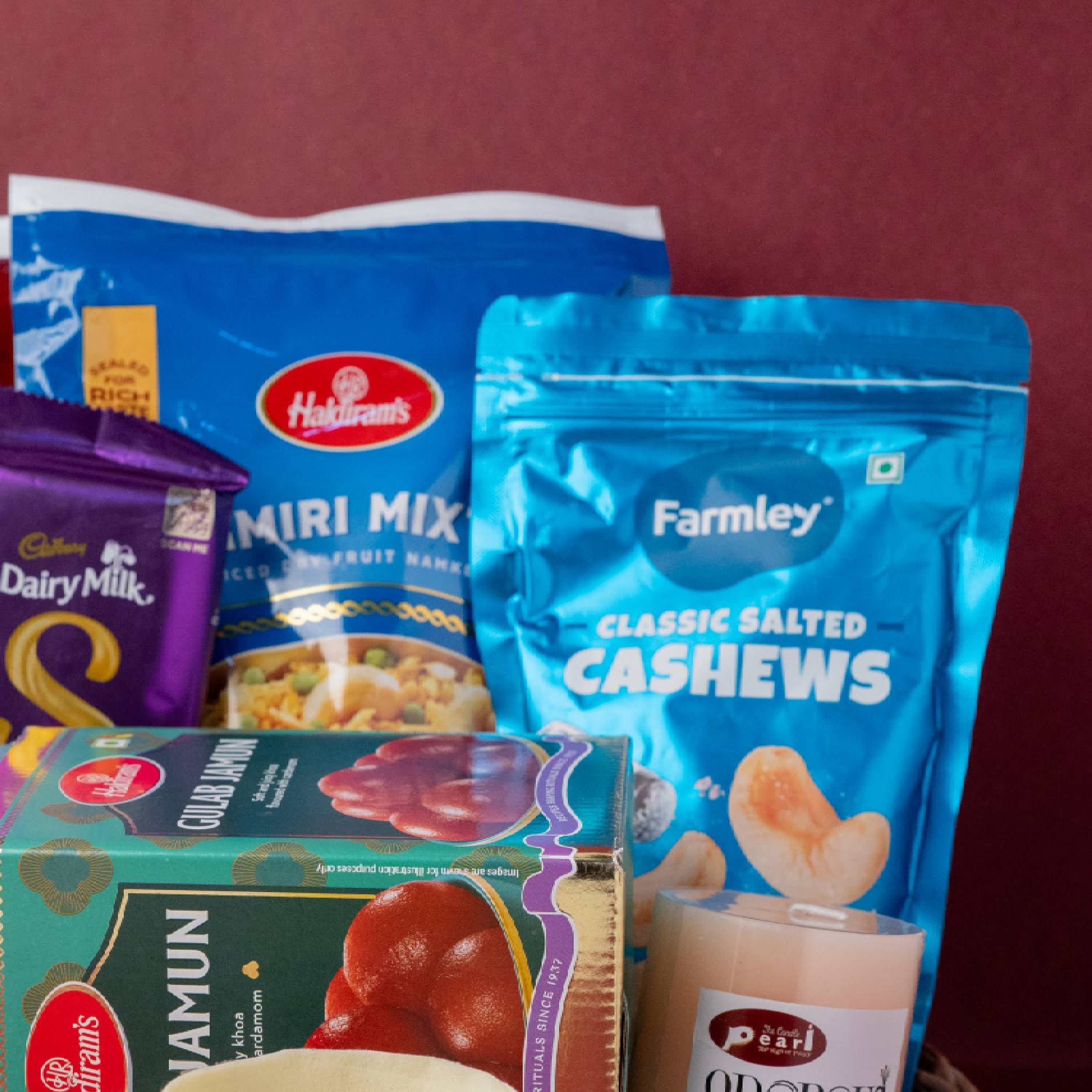 Pearl Rakhi & Delicious Hamper Pearl Rakhi & Delicious Hamper