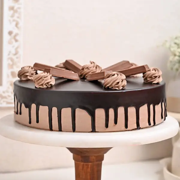 Kitkat Cream Cake