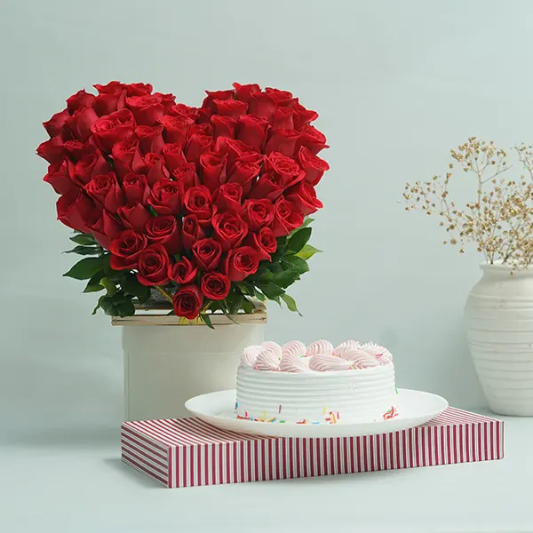 Heart Roses & Berry Cake