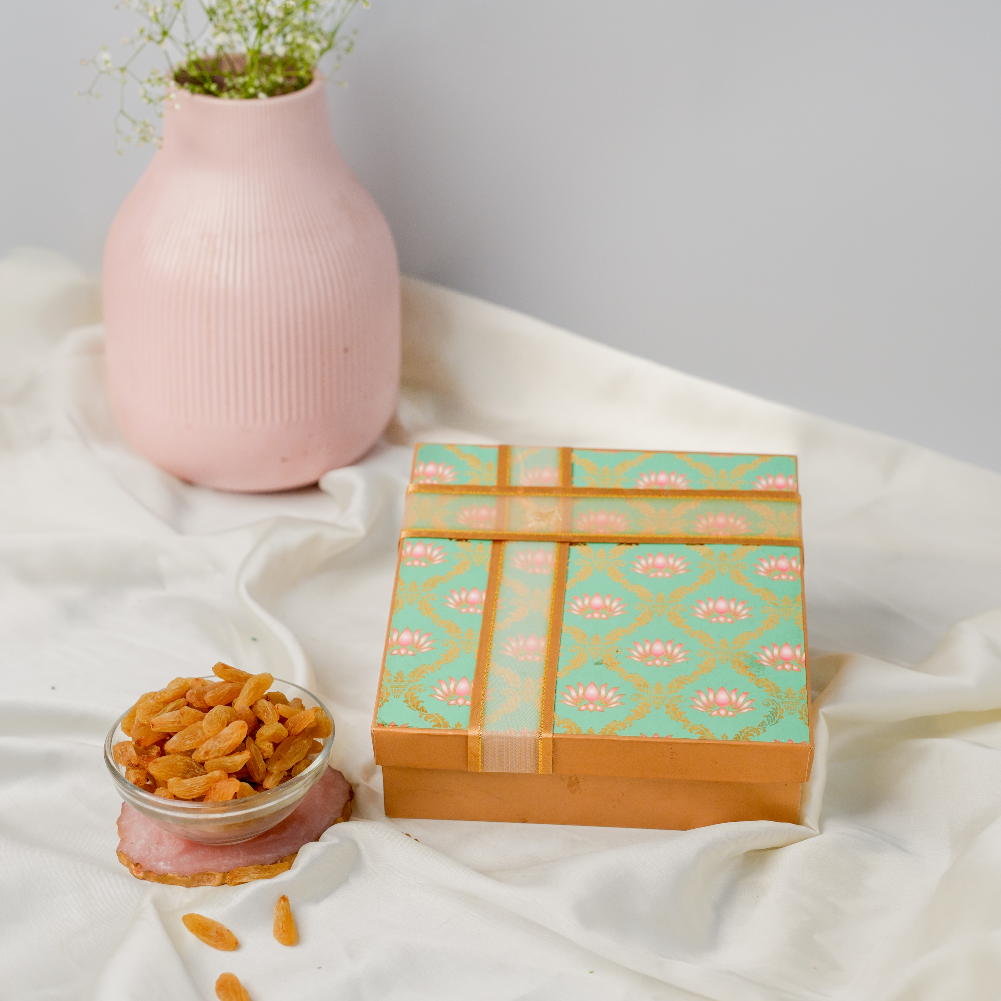 Golden Raisin Elegance Box