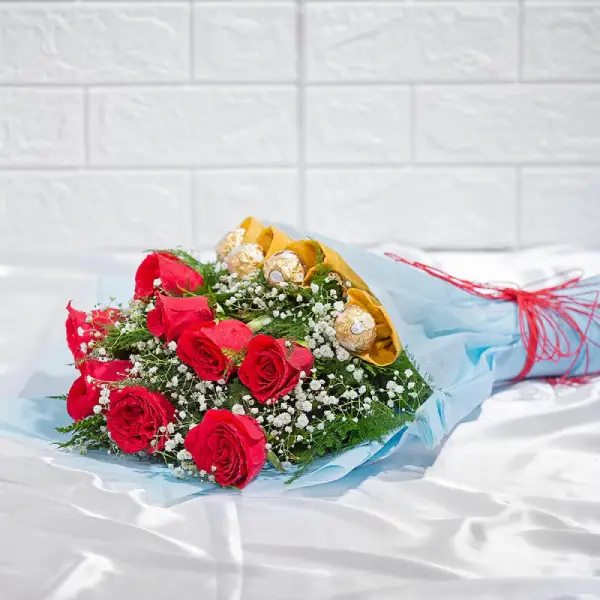 Marvelous Red with Ferrero Rocher 4 Pcs
