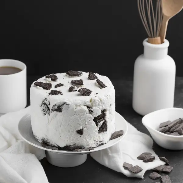 Creamy Oreo Cake