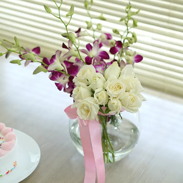 Orchid-Rose & Strawberry Cake