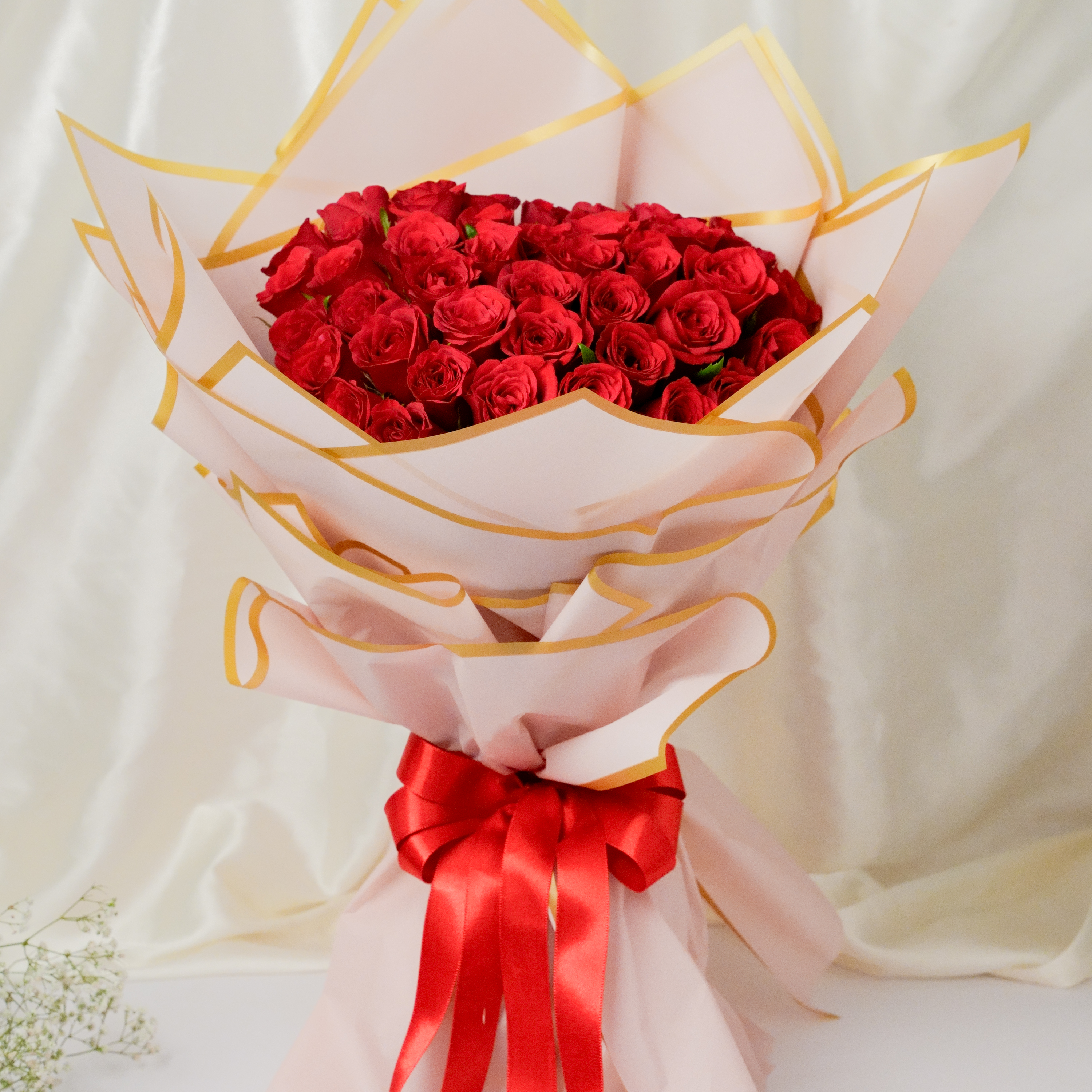 Heartfelt Red Roses Bunch