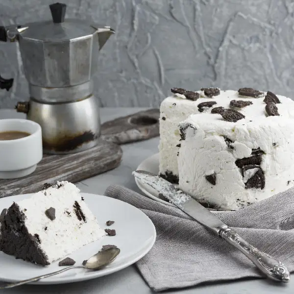 Creamy Oreo Cake