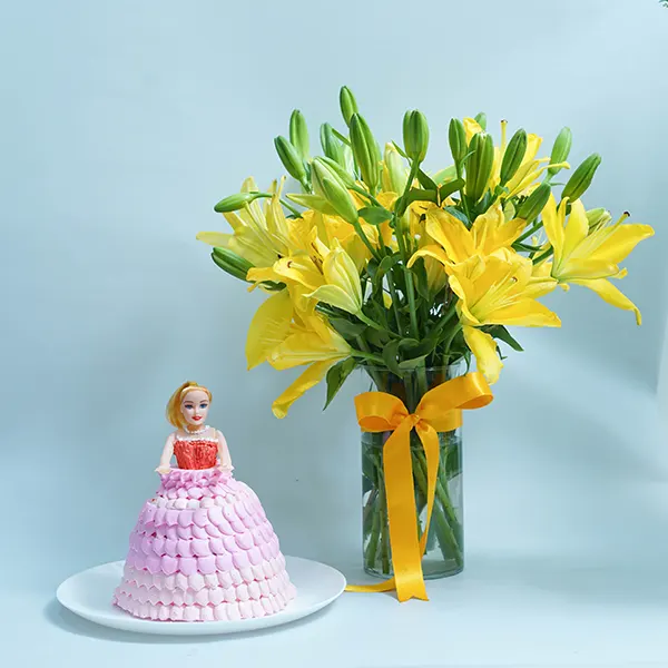 Yellow Lily Princess Cake