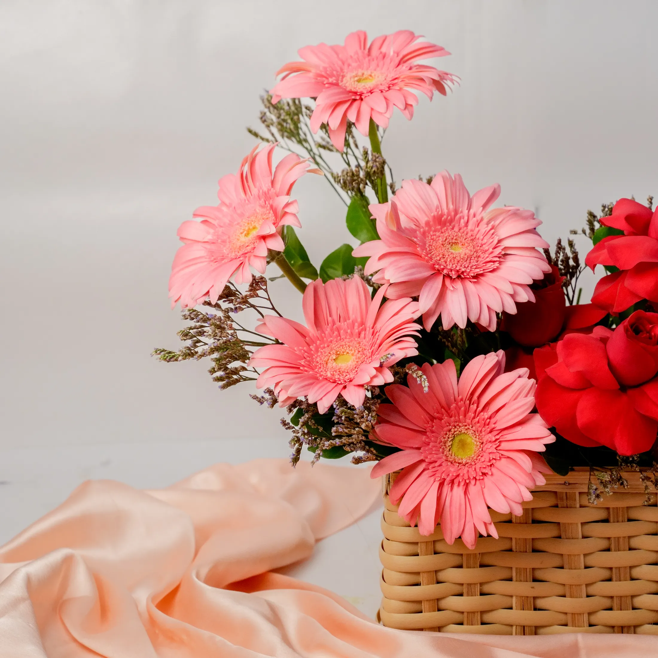 Blush & Bloom Basket Blush & Bloom Basket