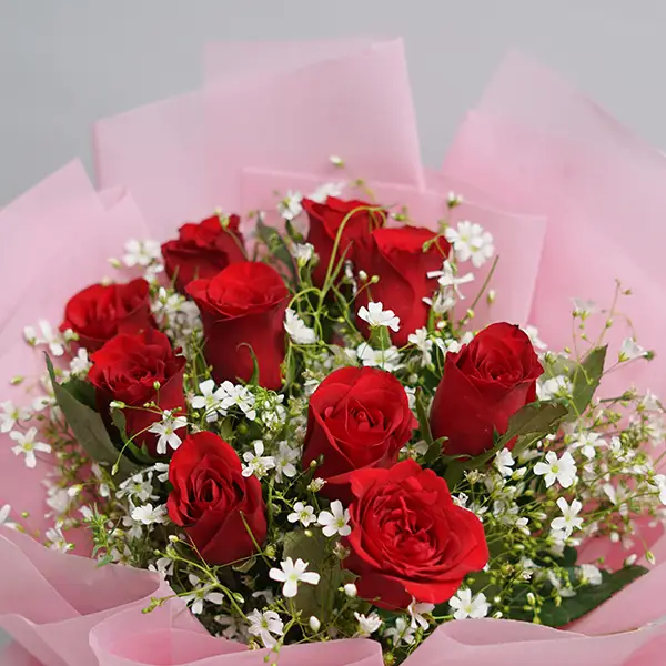 Red Roses Bouquet & Pineapple Holi Cake