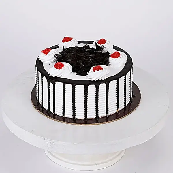 15 Red Roses Bouquet with Eggless Black Forest Cake 15 Red Roses Bouquet with Eggless Black Forest Cake