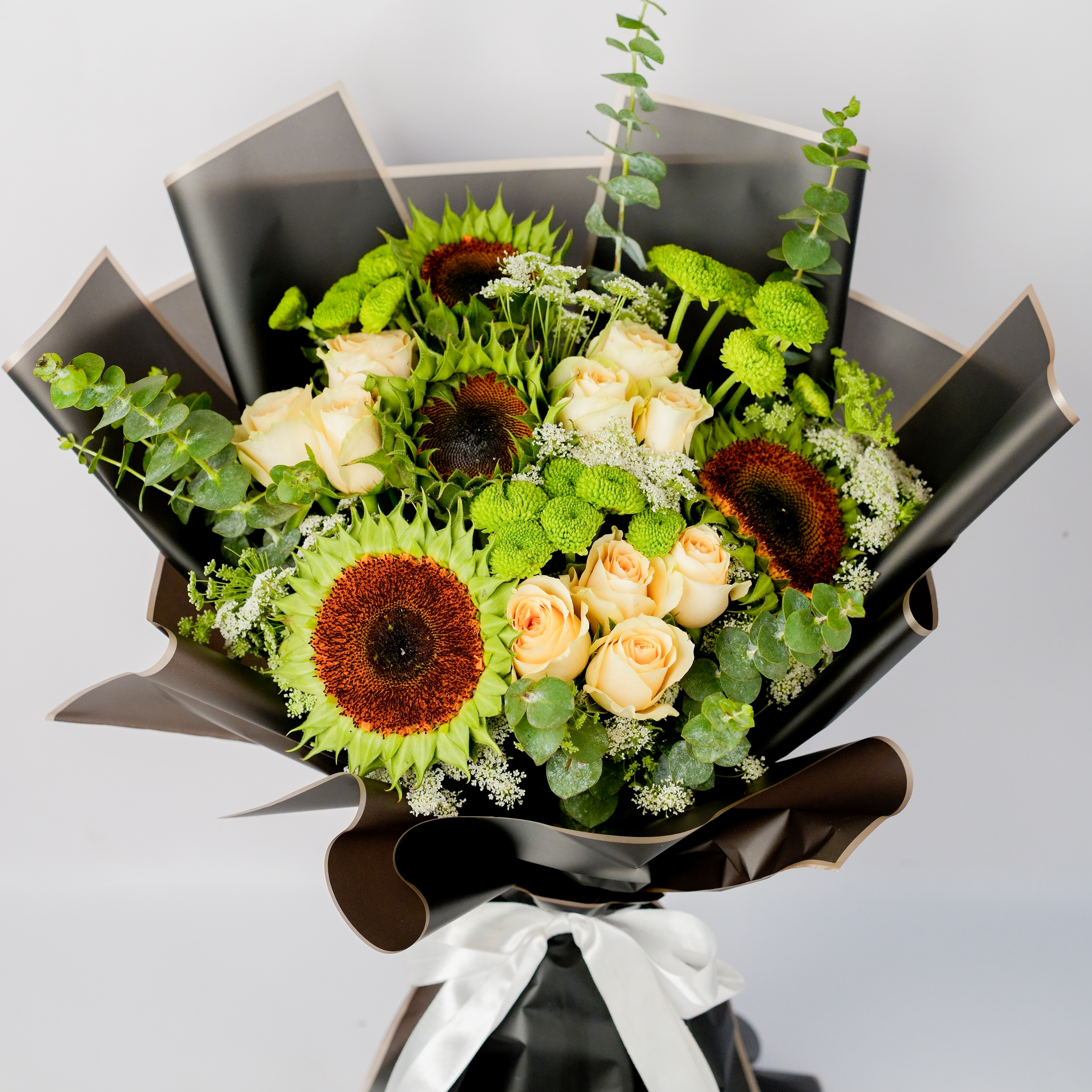 Bouquet of Sunflower with Cream Roses Bouquet of Sunflower with Cream Roses