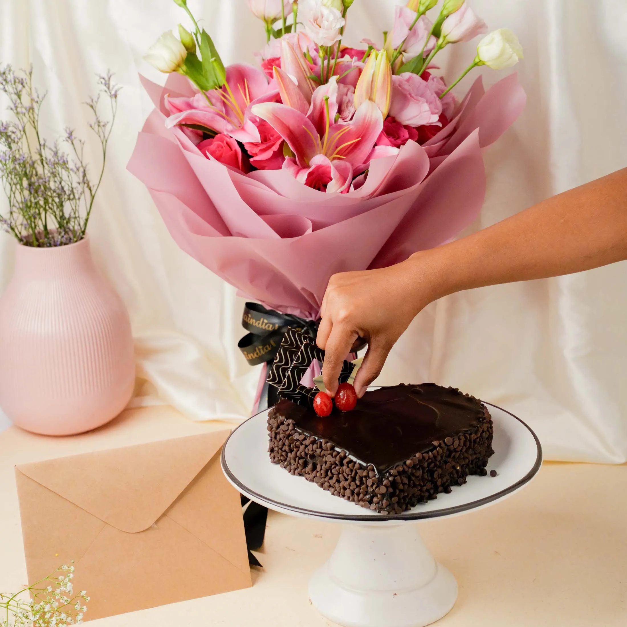 Pink Symphony & Chocolate Heart Pink Symphony & Chocolate Heart