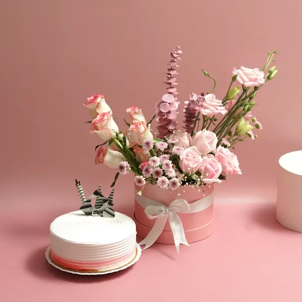 Rosy Box & Strawberry Vanilla Cake