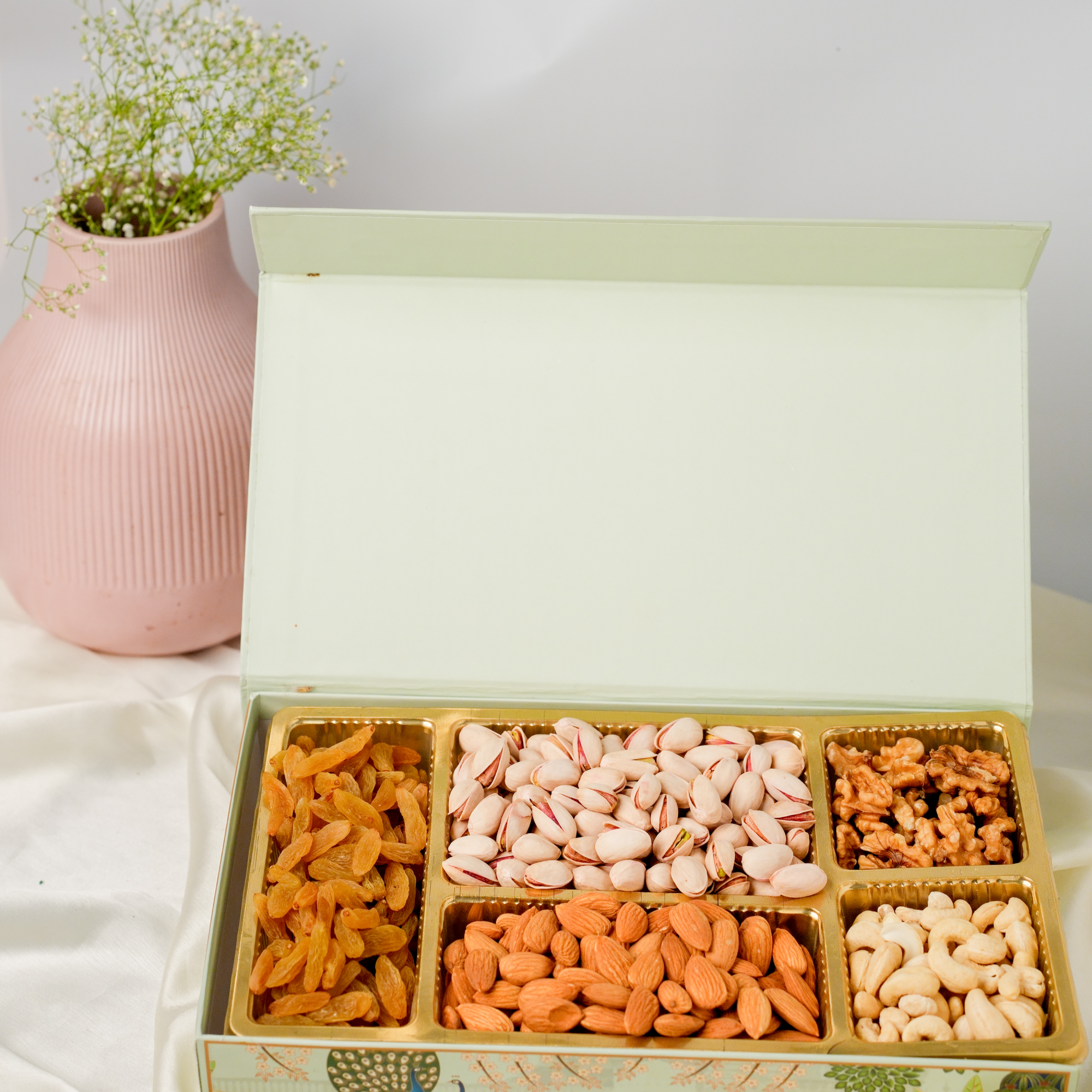 Grand Mixed Dry Fruit Box