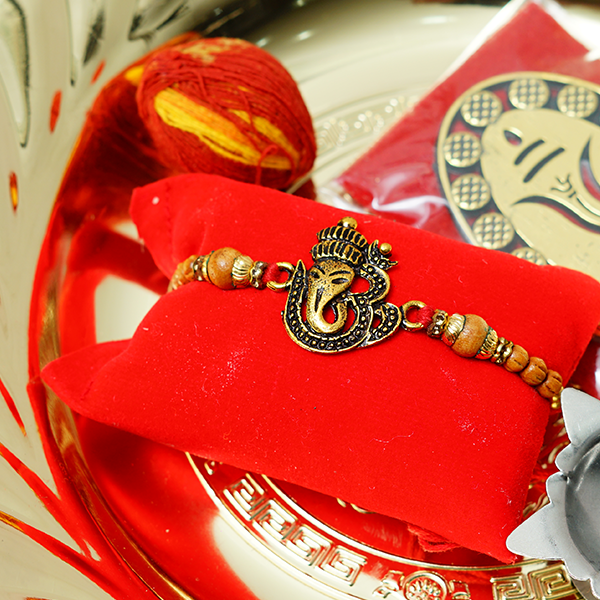 Golden Gleam  Rakhi Radiance