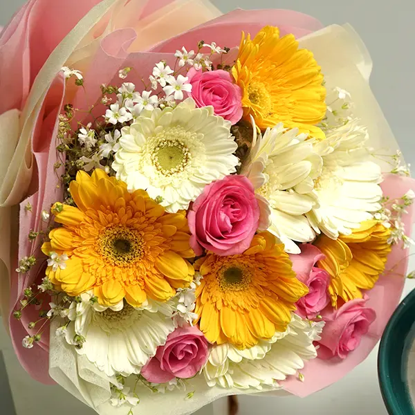 Vibrant Gerberas & Sweet Heart Cake