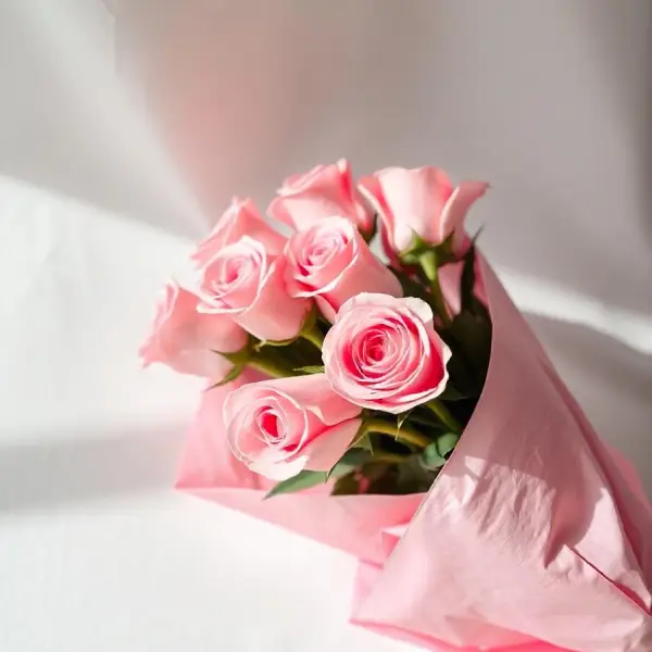 8 Pink Roses Bunch