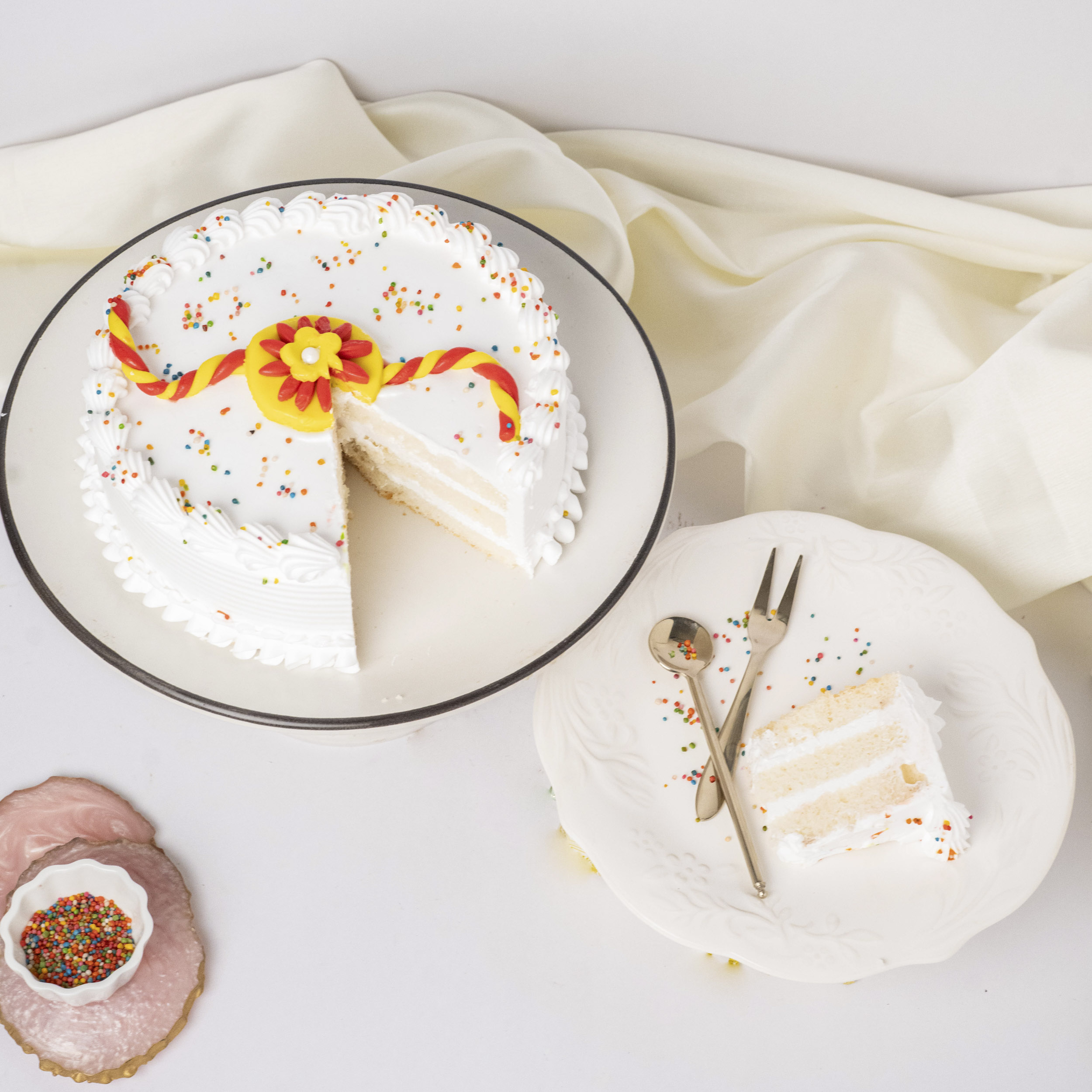 Pure Love Vanilla Rakhi Cake