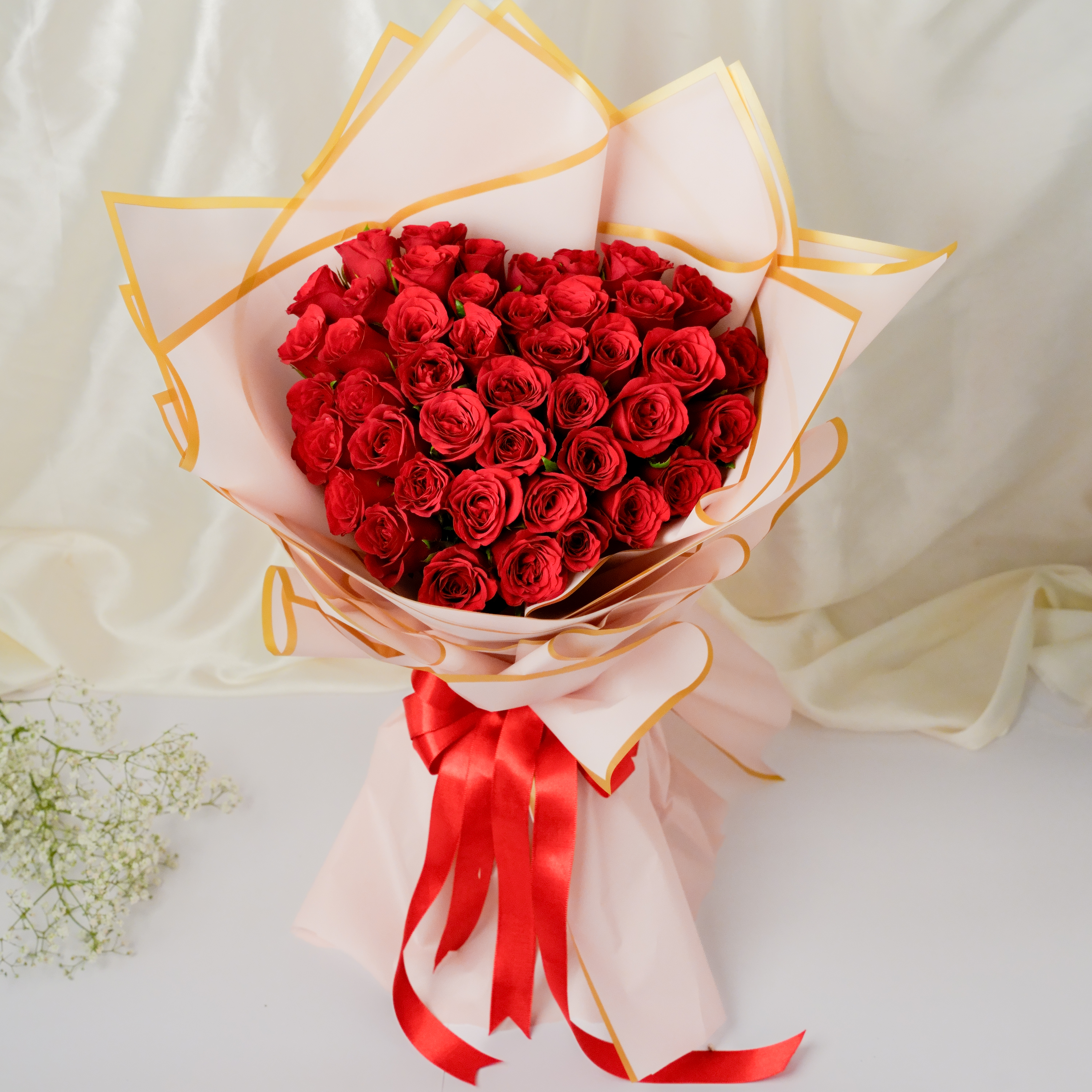 Heartfelt Red Roses Bunch