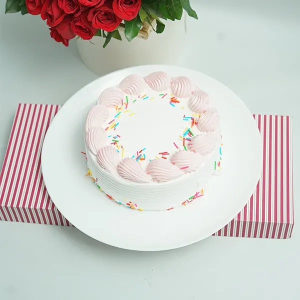 Heart Roses & Berry Cake