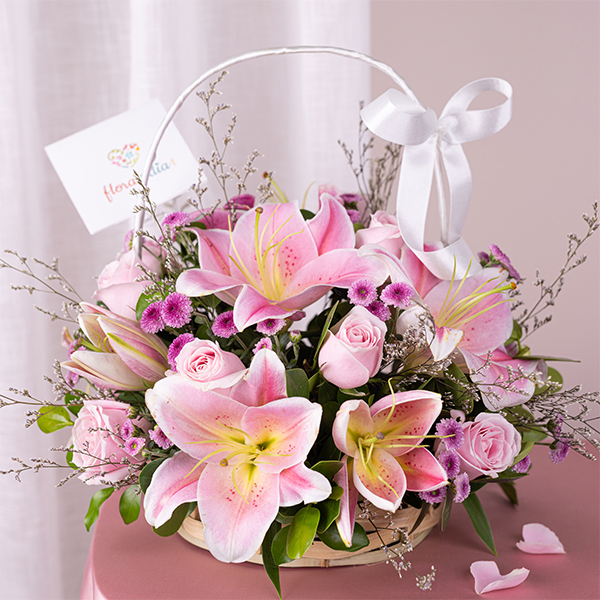 Online attractive gift basket of birthday gifts n chocolates to Bangalore,  Express Delivery - redblooms