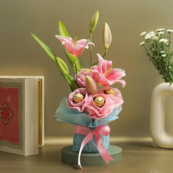 Lily Ferrero Vase