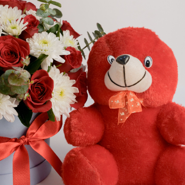 Red White Bloom Hug