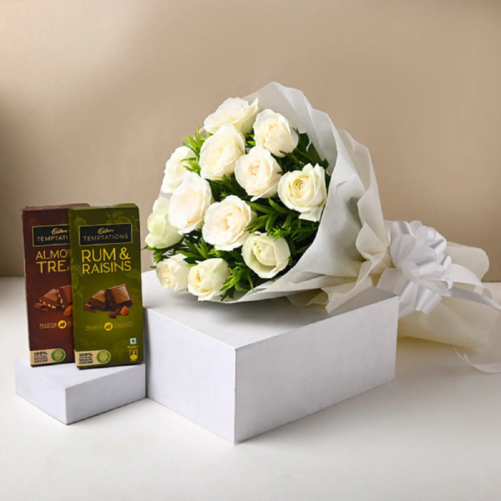 Pure White Roses With Temptations Pure White Roses With Temptations