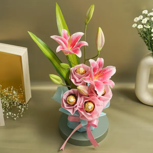 Lily Ferrero Vase