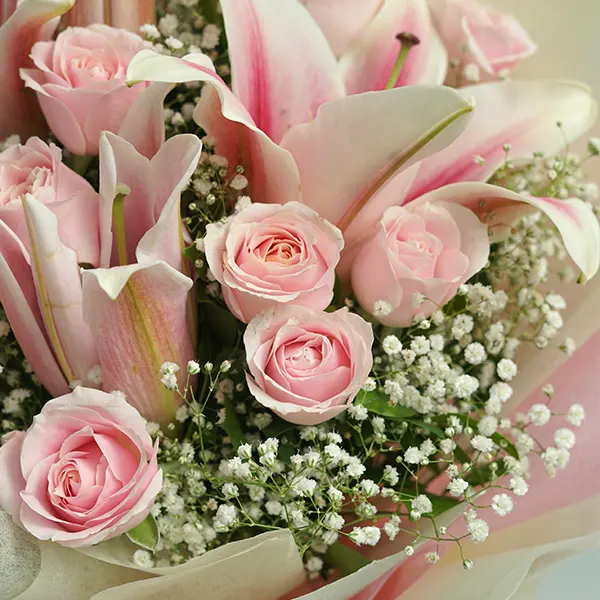 Graceful Pink Blooms & Berry Cake