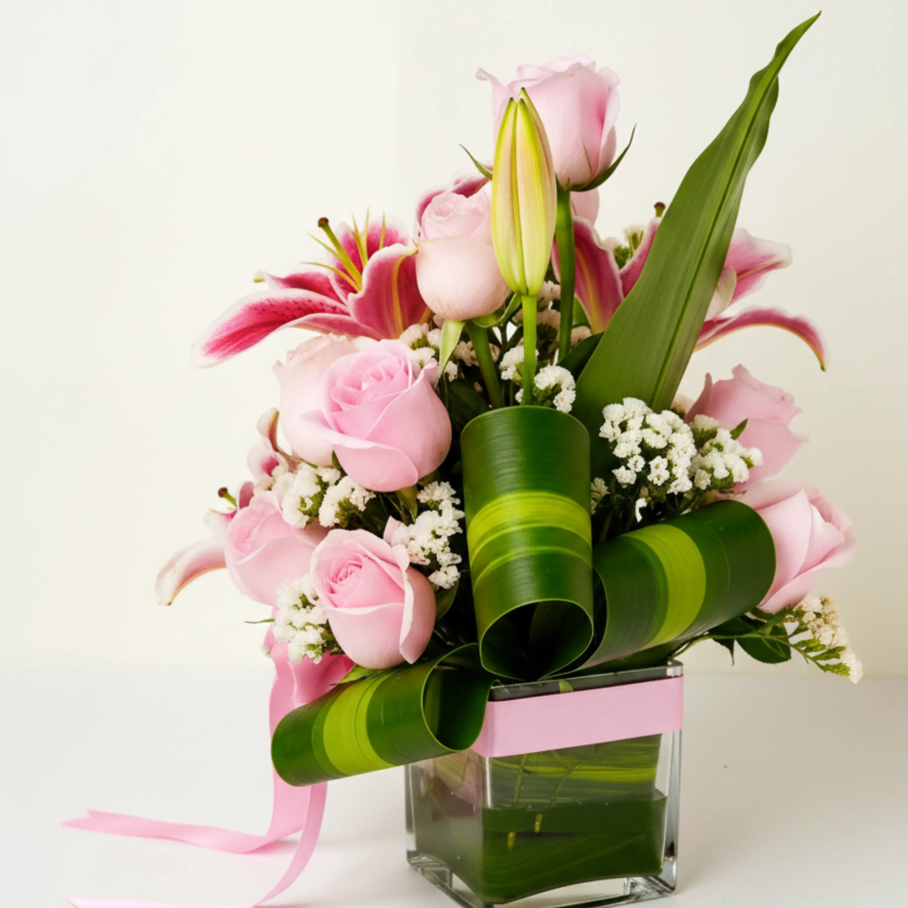 Pink Rose Lily Bouquet in Vase