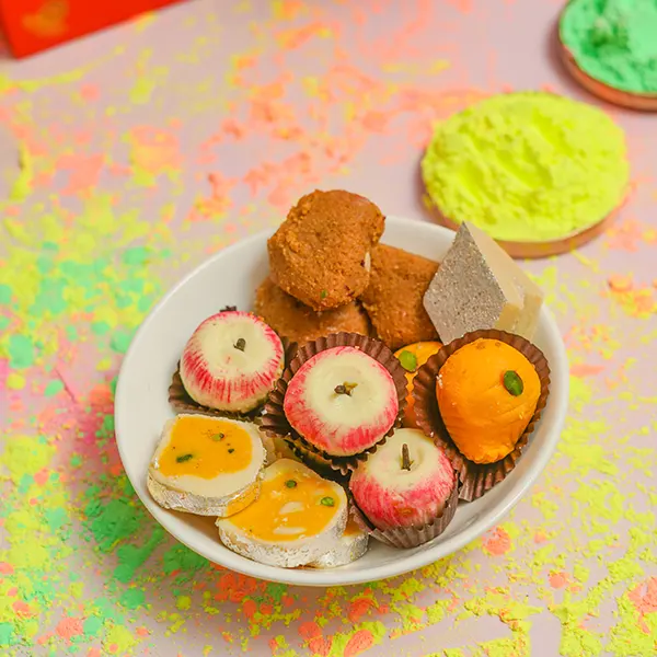 Holi Classic Mithai & Roses Combo Holi Classic Mithai & Roses Combo
