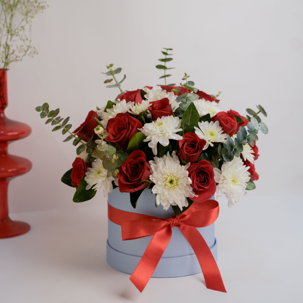 Red Snow Floral Gift