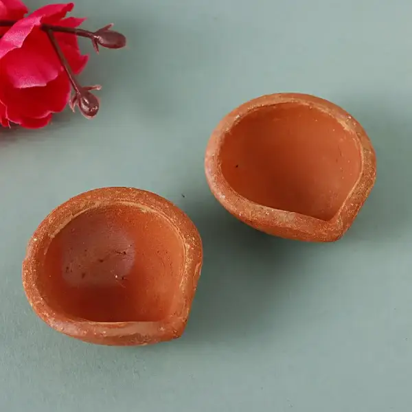 Dry Fruits Potlis With 2 Clay Diyas