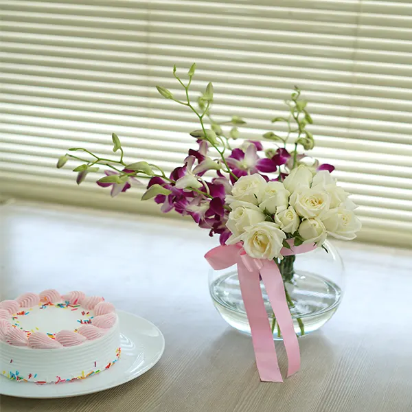 Orchid-Rose & Strawberry Cake