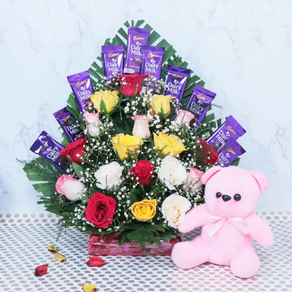 Teddy & Roses Sweet Love Basket Teddy & Roses Sweet Love Basket
