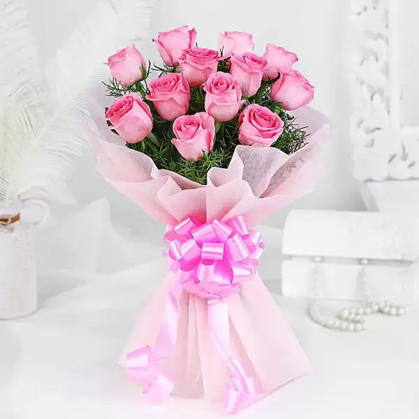 8 Pink Roses Bunch